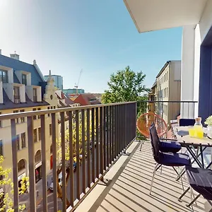 Family House Near The Market Square -Perfect For Family & Business Stays - Ksiecia Witolda Street 500 Steps To Market Square - 2 Bedrooms,2 Parking Places Apartament