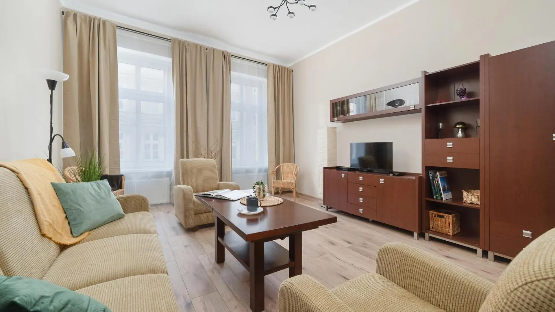 Komfortowy Apartament Blisko Rzeki We Wroclawiu Z Biurkiem I Wanna By Noclegi Renters
